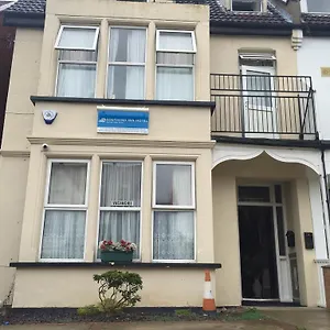Guest house - Close To Beach, Train Station & Airport, Southend-on-Sea